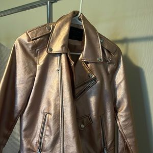 SMALL LEATHER JACKET (WOMEN OR TEEN)